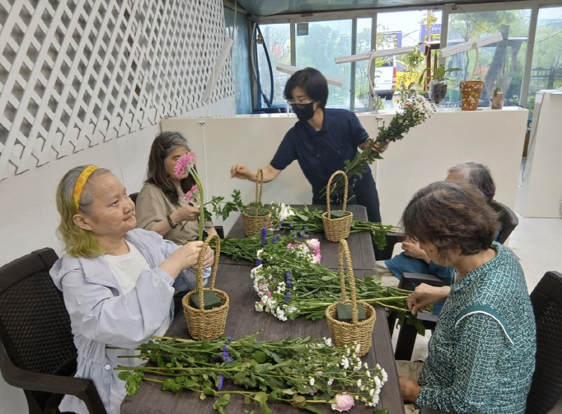 진산요양원, 생활인 맞춤형 원예·사회적응 프로그램 진행